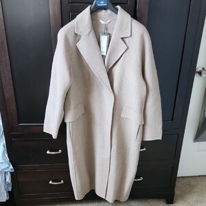 Timeless Tan Trench Coat with Notched Lapels